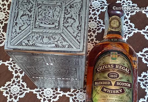 Garrafa de whisky Chivas Regal 12 anos muito antiga