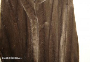Casaco de Pêlo Sintético marca ASTRAKA - Vintage