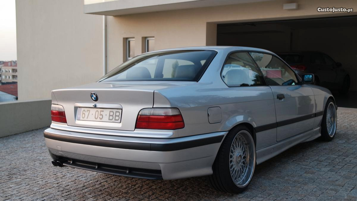 BMW 318 IS COUPÉ