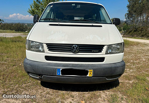 VW Transporter 9 lugares
