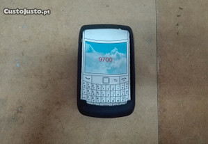 Capa em Silicone Blackberry Bold 9700 Preta - Nova