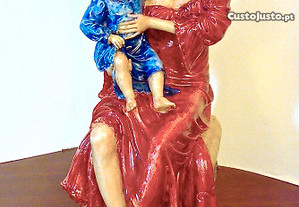 Estatueta Mãe Meiga em marfinite pintada à mão