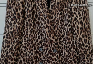 Sobretudo estampado leopardo da Zara