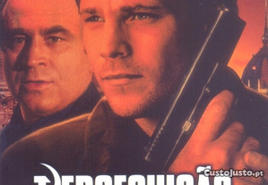 Perseguição Russa (2003) Bob Hoskins