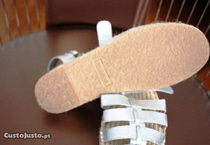 Sandálias prateadas PULL&BEAR com corda e com sola 4 cm tamanho 36