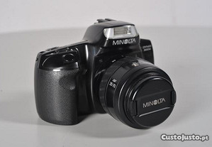 Máquina fotográfica Minolta 300 SI