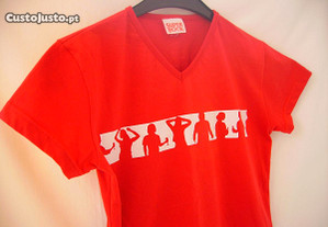 T-shirt vermelha,alegre e jovial - Tamanho S/M