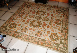 Carpete Arraiolos 194cm x 186cm
