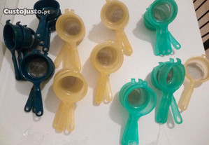 35 Coadores de plástico resistente - Novos