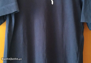 T-shirt original Puma, cor azul escuro e tamanho L - Semi-Nova