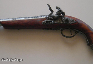 Réplica de pistola, bacamarte inglês, do Séc. XVIII - Peça decorativa