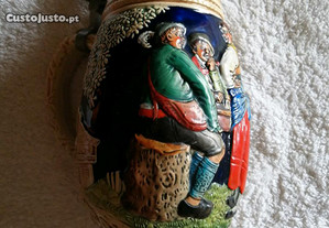 Caneca de cerveja em cerâmica alemã