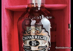 Whisky Chivas 25 anos