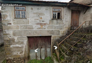 Vend Troco Casa Rústica em Pedra para restaurar com 5 Terrenos 20.000EUR