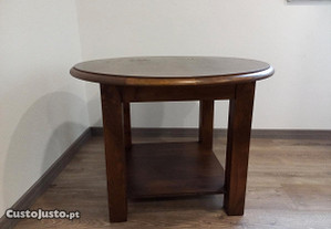Mesa de centro em madeira maciça de castanho