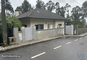 Casa de aldeia T4 em Viseu de 271,00 m²