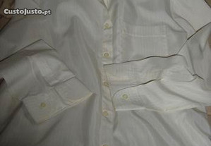 Camisa de Tecido Fino - Tamanho 42 - Impecável