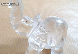 Elefante de quartzo cristal 7,5x6x4cm