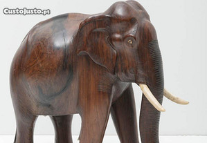Escultura de Elefante em pau santo