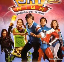 Escola de Heróis (2005) Kurt Russell IMDB: 6.7