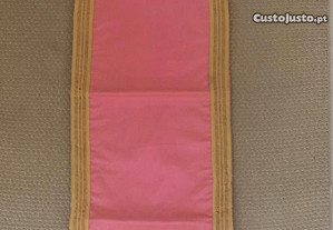 Centro mesa/cómoda moiré seda rosa velho e dourado