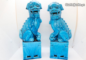 Par de Cães Foo 31 cm Porcelana Chinesa XX Marcados e Numerados 