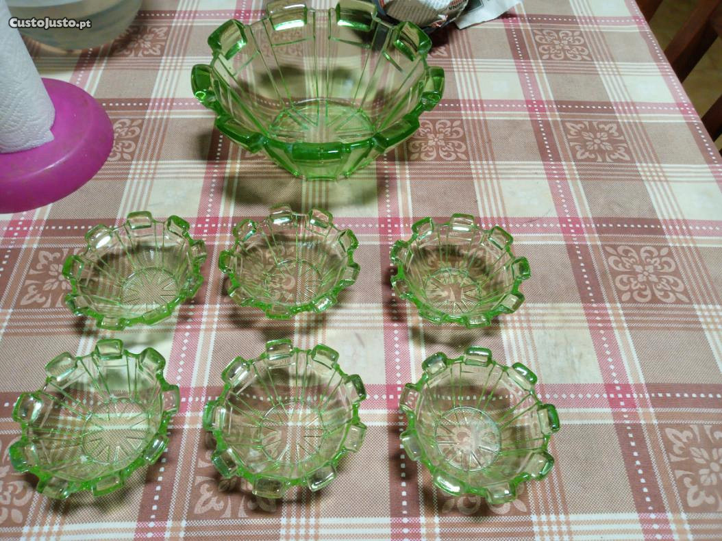Conjunto de 7 taças verdes