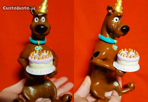 Scooby Doo com bolo de aniversario - pintado à mão (novo)