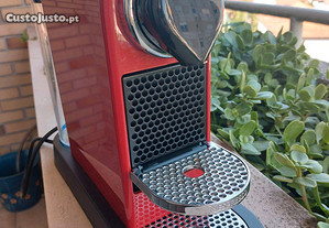 Máquinas Nespresso Essenza Plus e Citiz