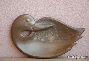 Pato decorativo em latão antigo