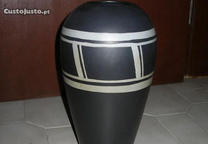 Vaso / Jarra Preto em Cerâmica