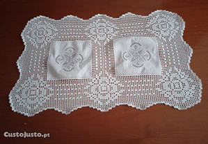 Napron com quadrados de tecido bordado