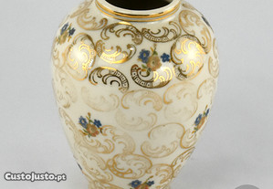 Jarra em porcelana Artibus com dourados e flores