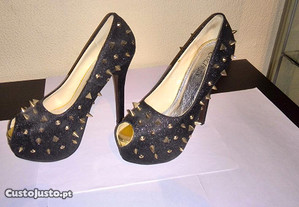 sapatos pretos de senhora com tachas (tamanho-38)