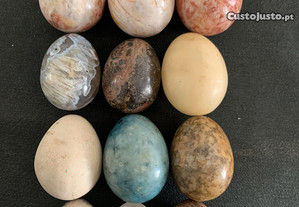 Ovos em pedra
