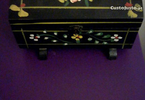 Arca Alentejana miniatura/Caixa Guarda Jóias pintada à mão - peça antiga de coleção.