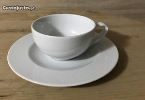 Serviço Porcelana Costa Verde Chávenas e pratos