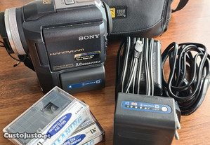 Máquina de filmar Sony Handycam DCR-PC330E