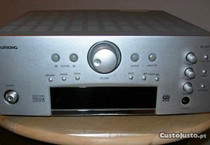 Amplificador GRUNDIG Fine Arts M100-R