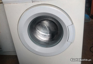 Máquina de lavar roupa as peças