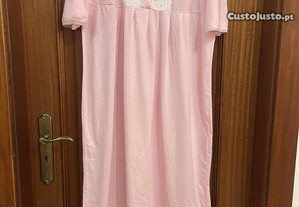 Camisa de noite rosa lisa de manga curta