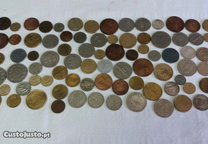 Coleção de moedas antigas de diversos países