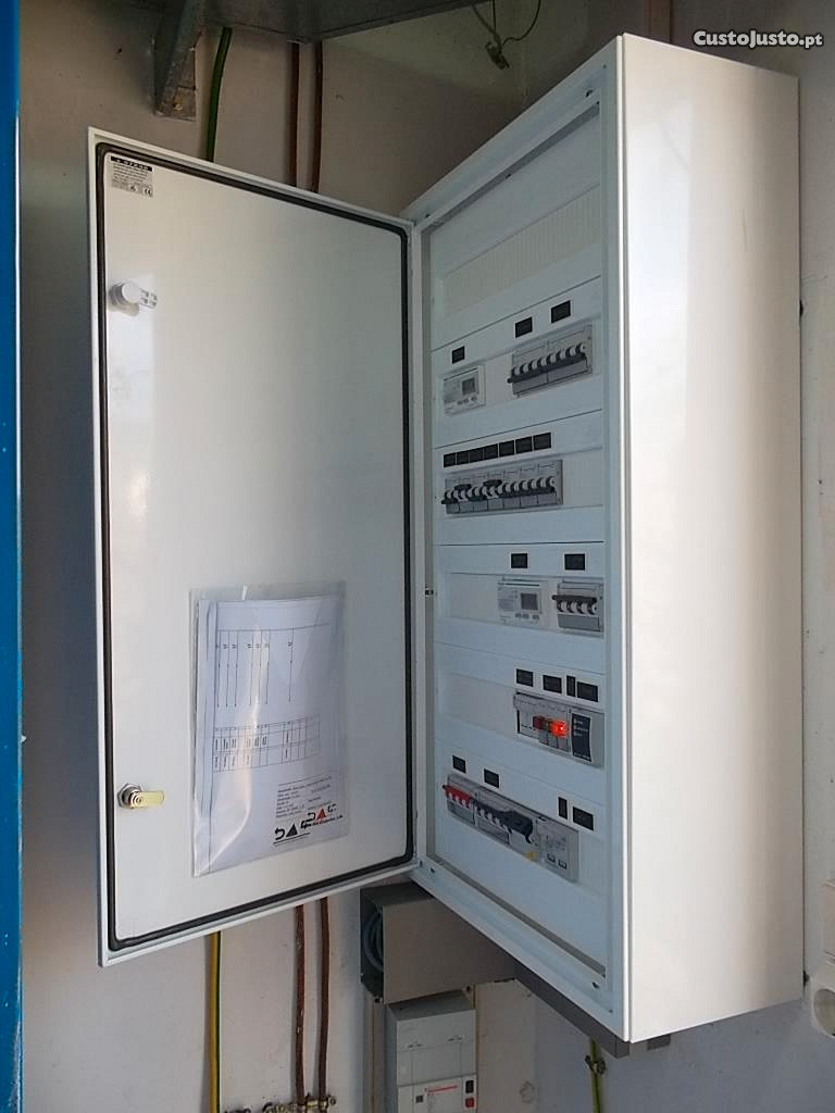 Eletricista Profissional -dgeg- Deslocação Grátis, Serviços para a casa, à  venda, Porto, 7374093