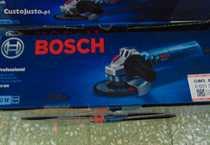 Rebarbadora Bosch GWS 880 com disco de 125