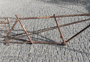 Antigo quadro de bicicleta