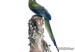 Pássaro mamote escultura em porcelana
