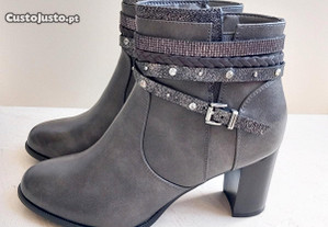 Botas de senhora novas, cinzentas, tamanho 39 / New women's boots, gray, size 39