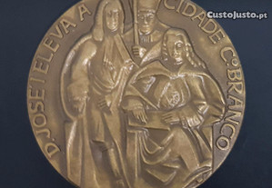 Medalha em bronze alusiva a elevação da cidade de Castelo Branco