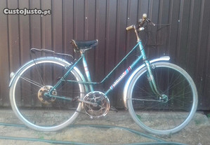 Bicicleta tipo pasteleira Janette roda 24