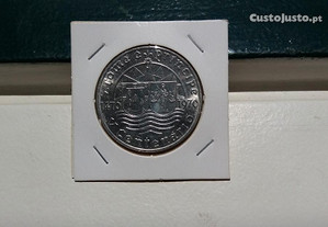 moeda em prata de 50 esc da antiga colonia port de S.Tomé e Principe.